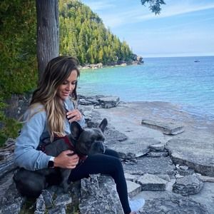 Meet your Posher, Lora